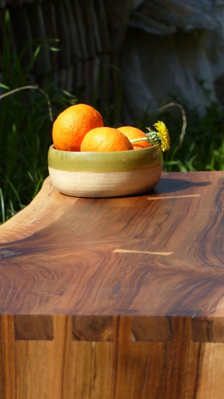 Table basse en Noyer de Pays.