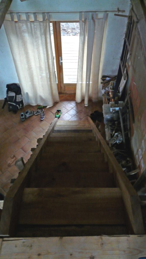 Escalier à tenons traversant et clefs, Chêne et Châtaignier.